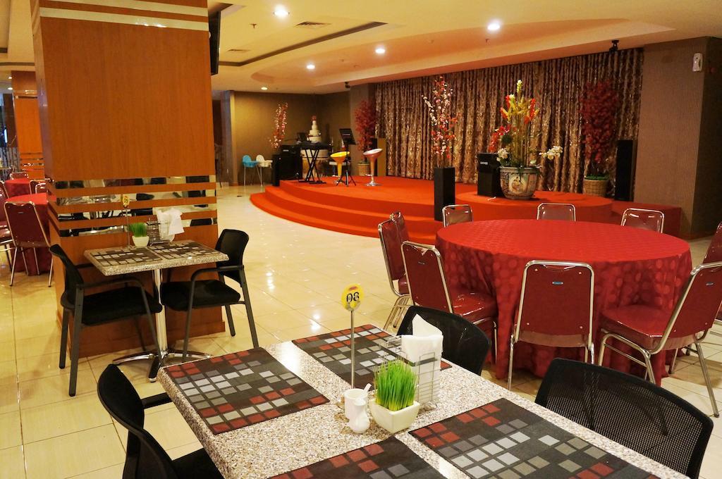 Quin Centro Hotel 3* Palembang